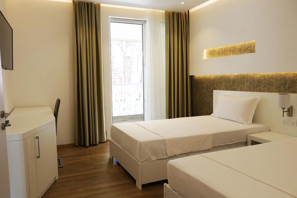 Prestige Durres Hotel Golem  Luaran gambar